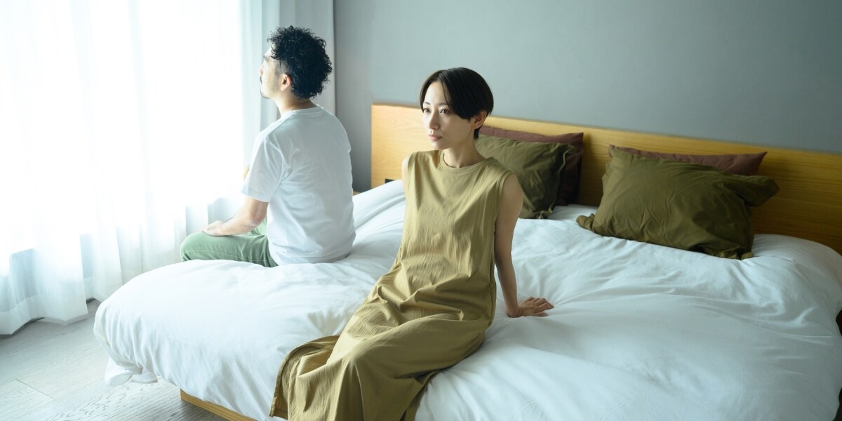 夫婦仲は良好だけど「レス」　女性向けサービスでの「性的関係」でも不貞になる？