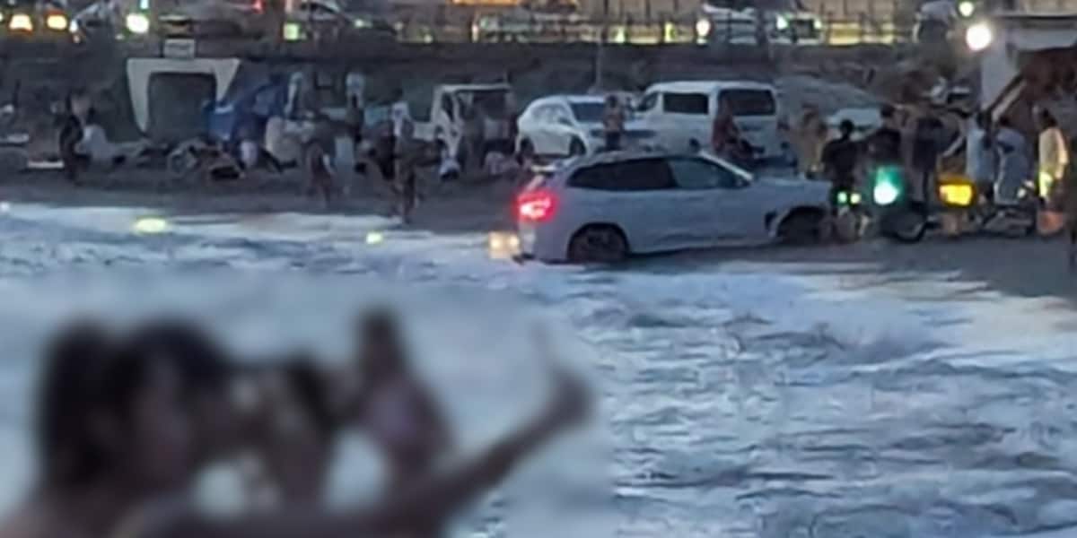 逗子海岸に「乗用車」乗り入れ→立ち往生、批判の声あいつぐ…神奈川県警「調査中」