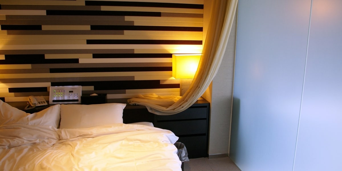 15歳少女に現金渡してわいせつ疑い&rarr;児童買春禁止法で逮捕、不同意罪との境界線は？