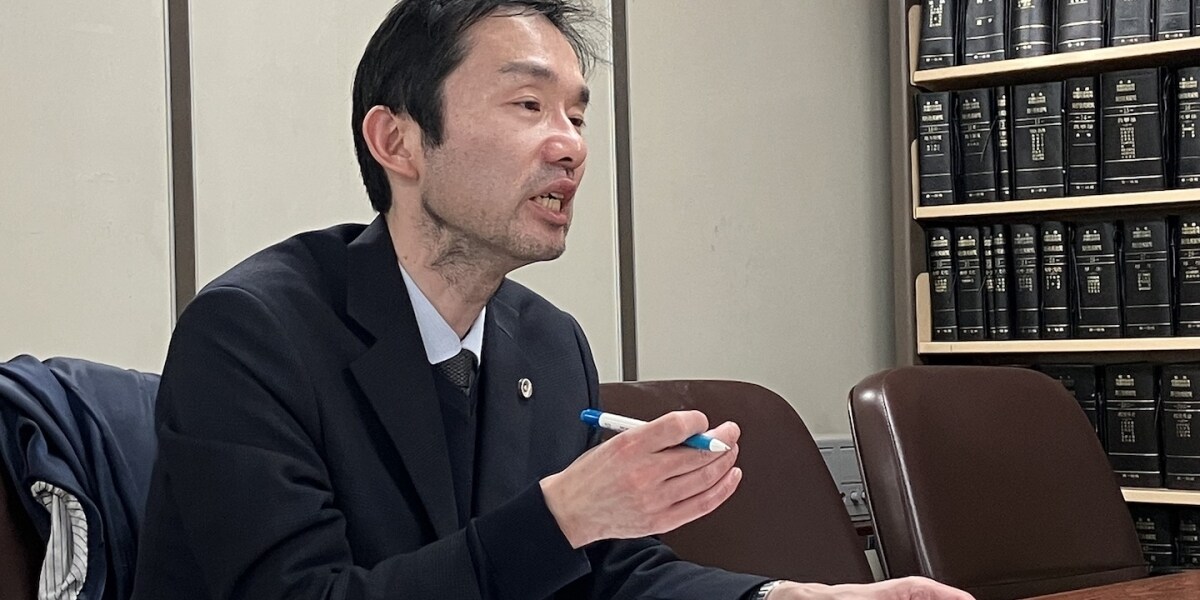 下校中の暴行トラブル、控訴審も男子児童の両親に50万円の賠償命令　「息子は蹴れない体だった」主張退ける