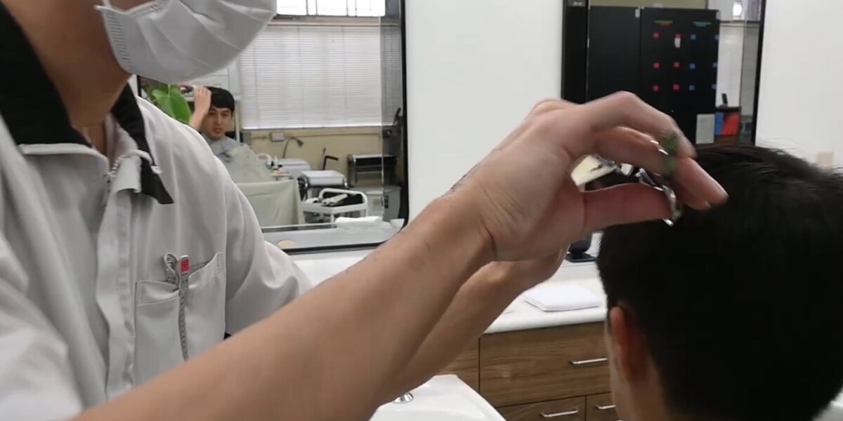 「出所したら母の髪を切りたい」刑務所で理容師になった受刑者、“全部ダメだった”過去と再出発