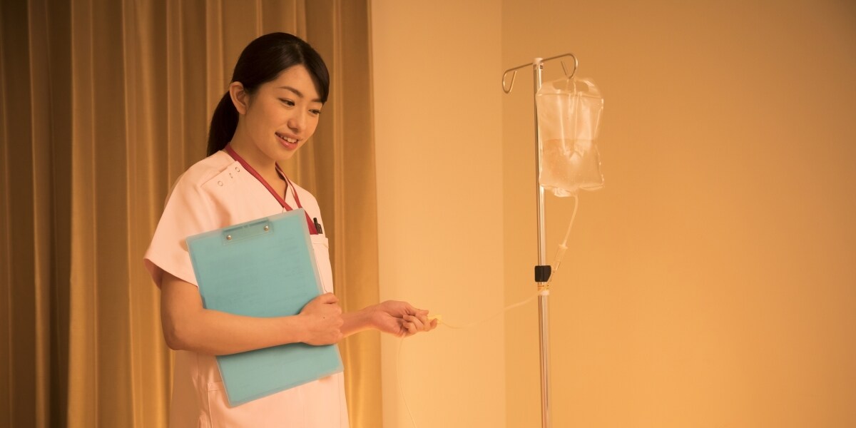 介護職、ワンオペ夜勤の16時間勤務　実質休憩なしで残業代は未払い　どう対応すればいい？　弁護士が解説