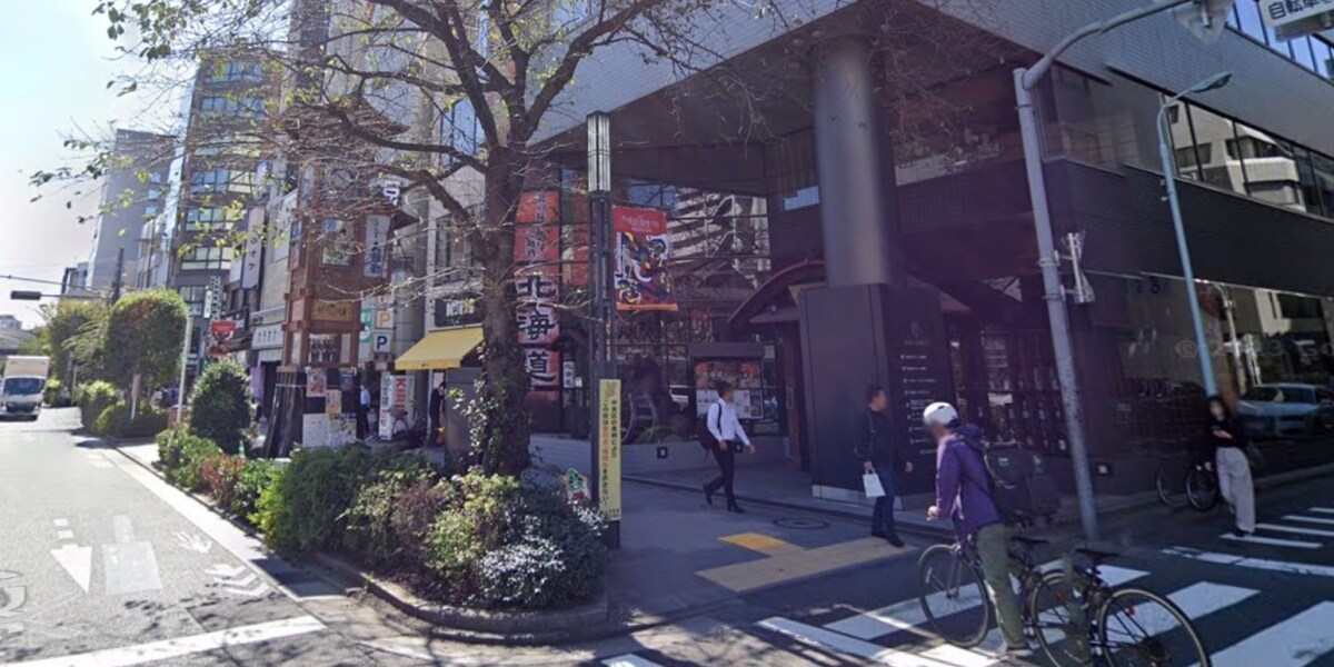 「女子高生にウィンク」不審者情報が波紋、中央区が追加情報を出したワケは？“ニヤニヤ接近”で見えた実態