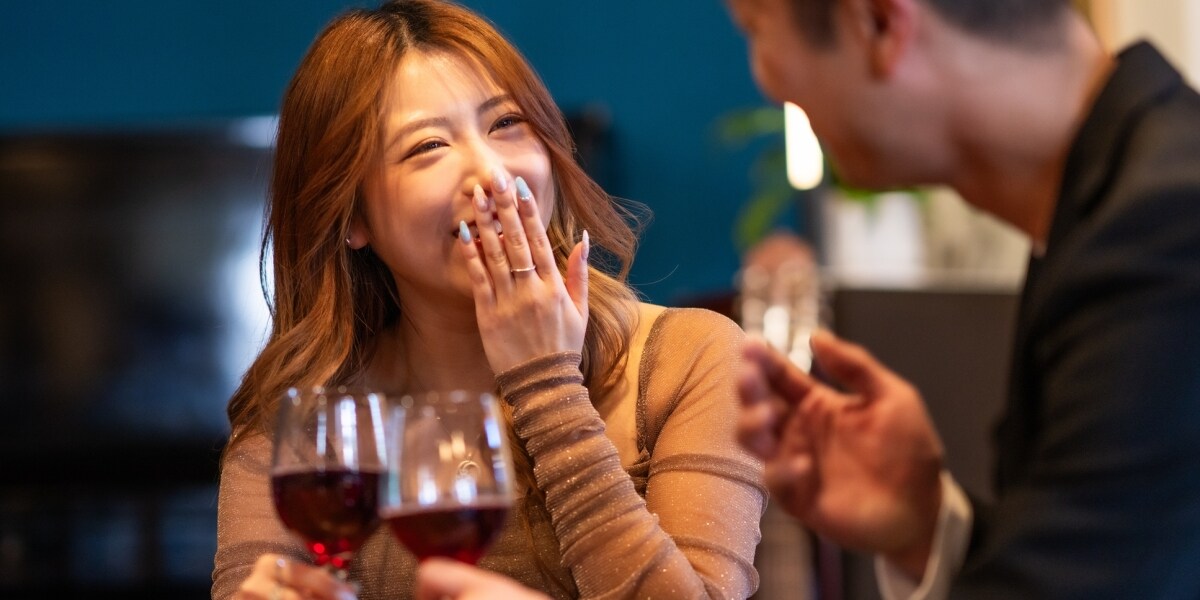 居酒屋とウソをついてキャバクラ勤務、夫にバレて離婚危機　慰謝料や親権はどう決まる？ 弁護士が解説