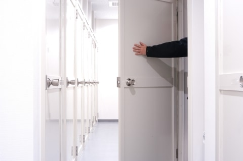 トランクルームで「ロレックス」がなくなった…補償は30万円「なぜ消えた？」原因不明のまま利用者に残る疑問