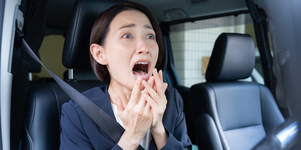 レンタカーでゴツン！「やばっ。これくらい平気か…」事故を通報しないと何が起きる？