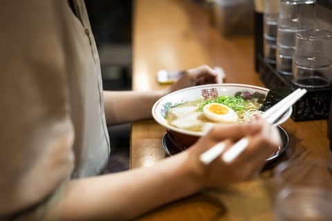 「ちいかわ出禁」ラーメン店の投稿が話題、飲食店の“入店拒否”はどこまで許される？