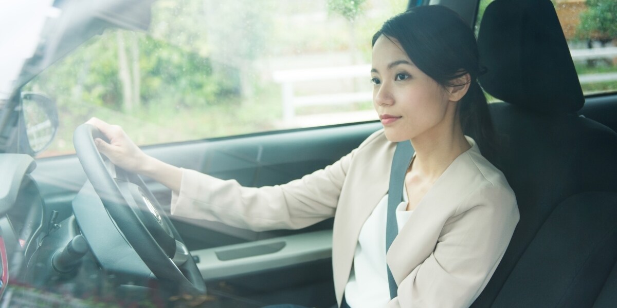 「自家用車を使ってください」が当たり前？　“マイカー業務”に困惑した女性、保険や事故責任はどうなる