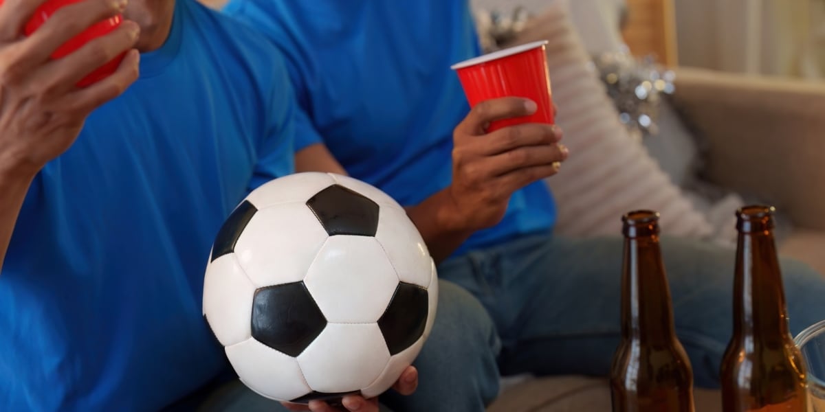W杯観戦で深夜の大歓声…「4年に1度だから我慢しろ」は通用する？　住宅の騒音トラブルに法的措置は可能か