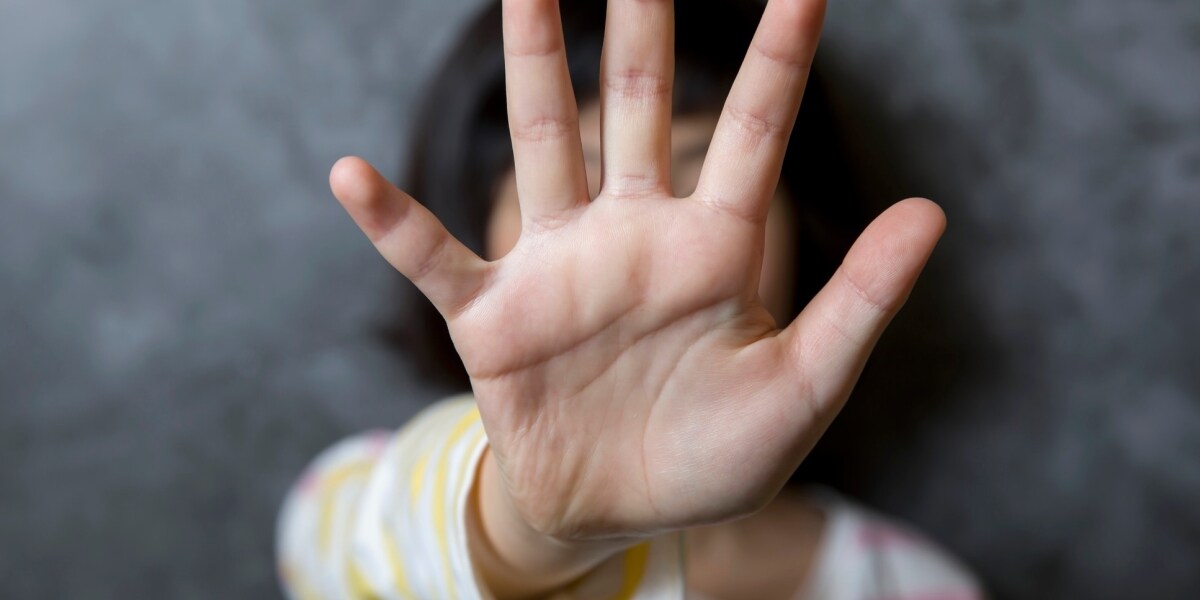 実父が娘に風呂で性的虐待、母のSOSは届かず…“面会の現場”で何が起きている？ 岡村晴美弁護士に聞く