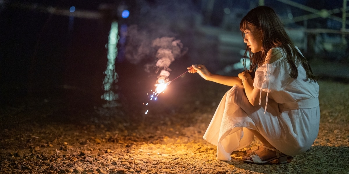 公園で「手持ち花火」、実はダメ？「みんなやってるからOK」と思ってたら…場所ごとにちがう「落とし穴」