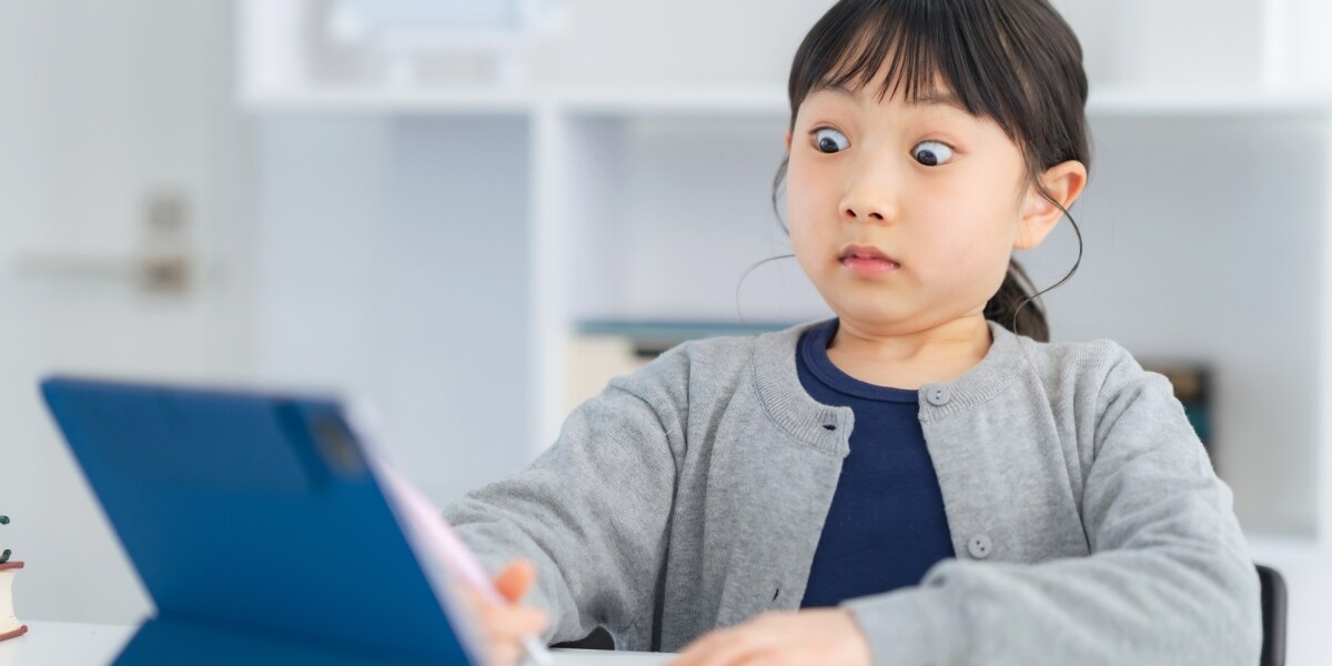 「文字を正しく書けない子ども」が増えた？ 1人1台タブレットが与える影響、災害時も無力なデジタル依存
