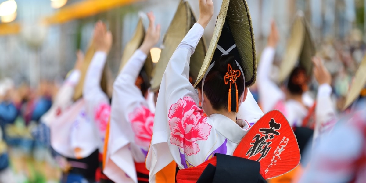 阿波おどり女性の「お尻」を狙って撮影、これって犯罪？奥村徹弁護士が指摘する「アスリート盗撮」との共通点