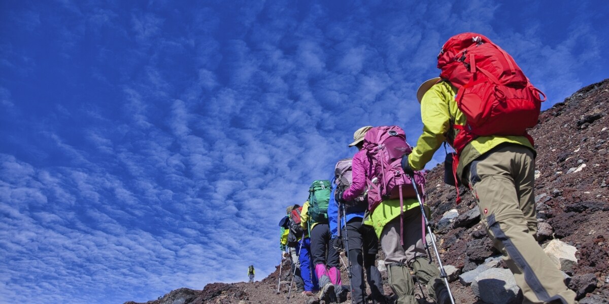 「グズったから」富士山6合目に「7歳男児」置き去り、ケガなく無事救助も…保護責任者遺棄罪に問われる？