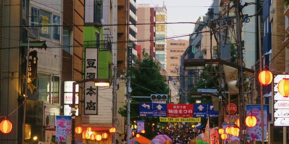 麻布十番祭り「蟹ラーメン」で体調不良訴え相次ぐ、6人から連絡　港区保健所が調査