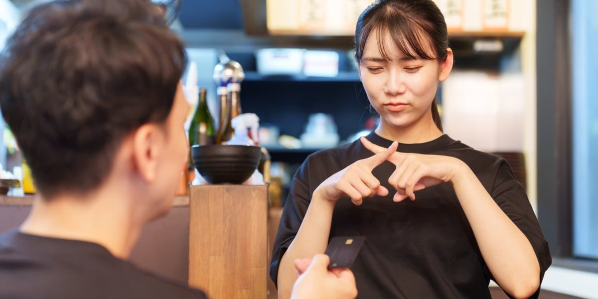 「その手があったか！」現金のみの店で「財布にお金がない」堀江貴文さんの解決策、店側に応じる義務は？
