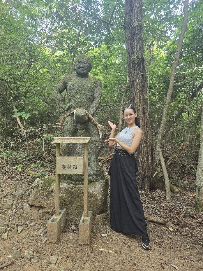 奇祭を訪れた深沢さん（提供）