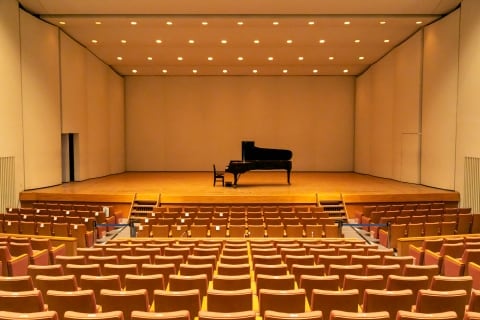 ピアニスト反田恭平さん、84キロスピード違反で在宅起訴…海外公演への影響は？弁護士が解説