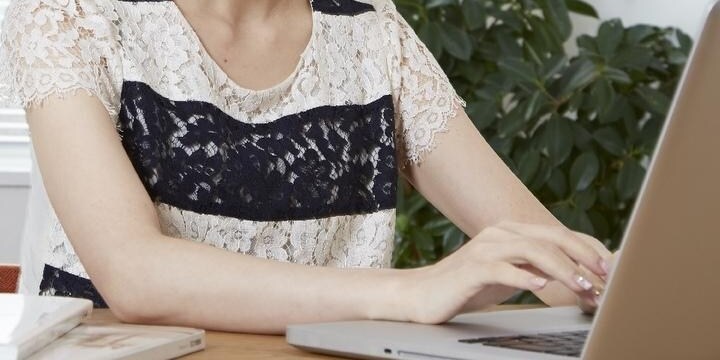 「11万件のサクラ投稿で妨害された」楽天が業者を提訴ーー虚偽口コミの法的問題は？