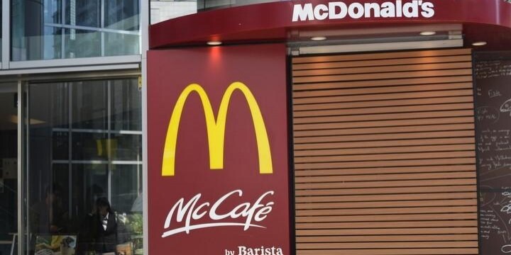 マクドナルドの一部社員「給与ダウン」 会社が「賃下げ」するときのハードルは？