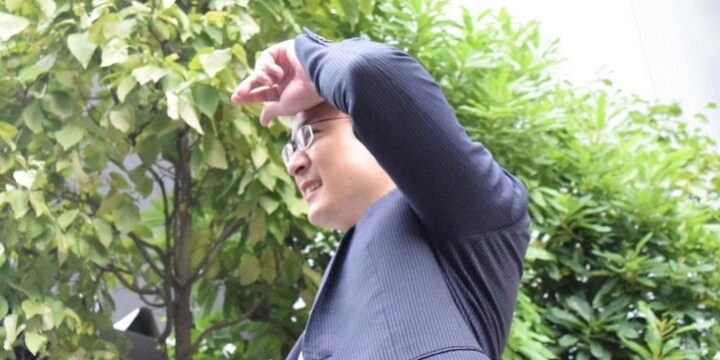 真夏の就活生 スーツ暑くて死ぬ 企業は 熱中症対策 でクールビズを推奨すべき 弁護士ドットコム