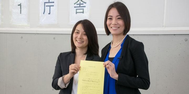 渋谷区「同性パートナー証明書」申請開始ーー最初の二人「お守りのように携帯したい」