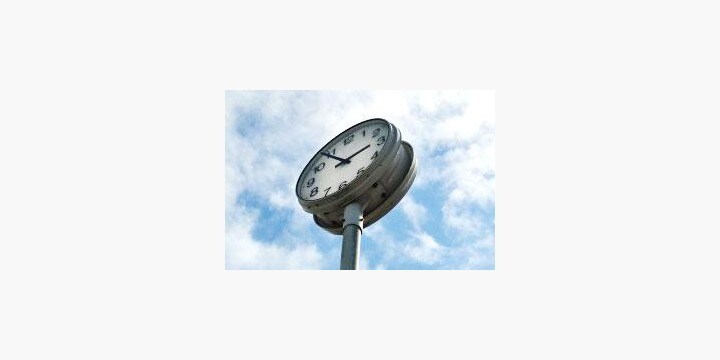 日本の標準時「2時間前倒し」は可能なのか？ 「標準時の専門家」に聞いた