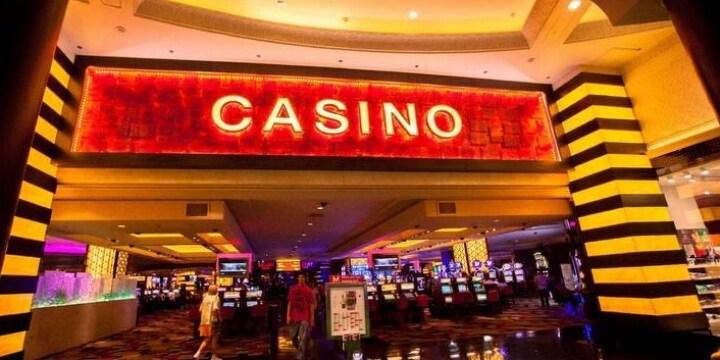 海外サーバの「オンラインカジノ」で初の摘発・・・なぜ決済業者が逮捕されたのか？