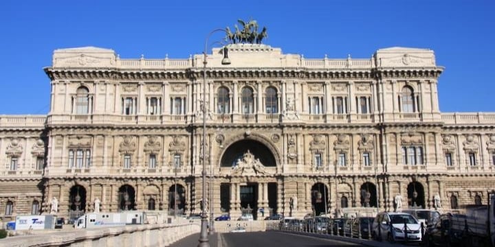 カネも時間もかかるイタリアの離婚、複雑な裁判手続きで「結婚も離婚も一度が限界」