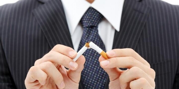 「スモ休」非喫煙者に年間6日の特別有休、喫煙者「差别」じゃないの？