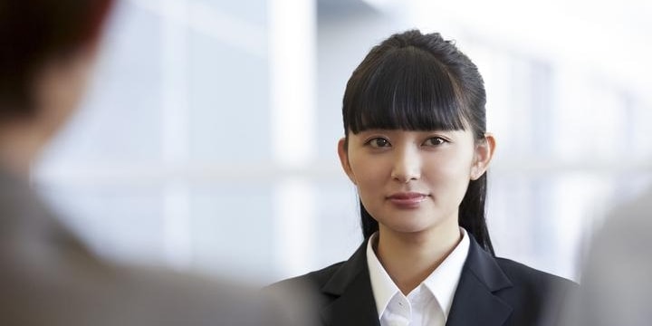辞退したら 大学の後輩に迷惑かかるよ メガバンクの圧迫面接に震える女子大生 弁護士ドットコム 辞退したら 大学の後輩に迷惑かかるよ メガバンクの圧迫面接に震える女子大生 弁護士ドットコム