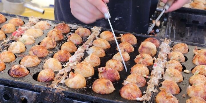 1億3000万円を脱税「たこ焼き店」在宅起訴、問われる日本人の「納税意識」