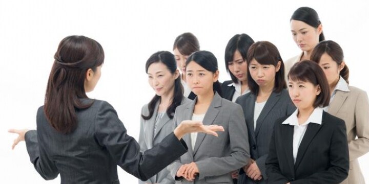 職場の土産強制に疑問を持ったOLに反発の声「自分は人から貰って食べるのに」「ただの甘え」