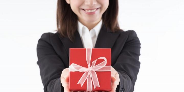 若手イケメン上司にチョコ渡したい! 社内の「バレンタイン禁止ルール」は有効?
