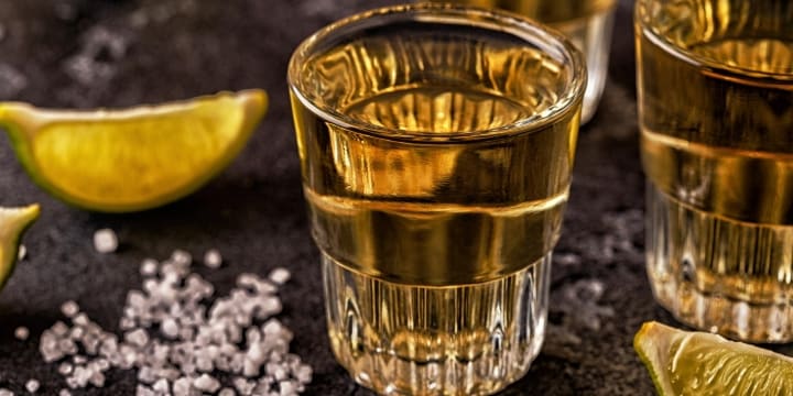 「おらおら飲めよ」一気飲み、ホスト死亡で労災認定 大量のテキーラは「業務の一環」